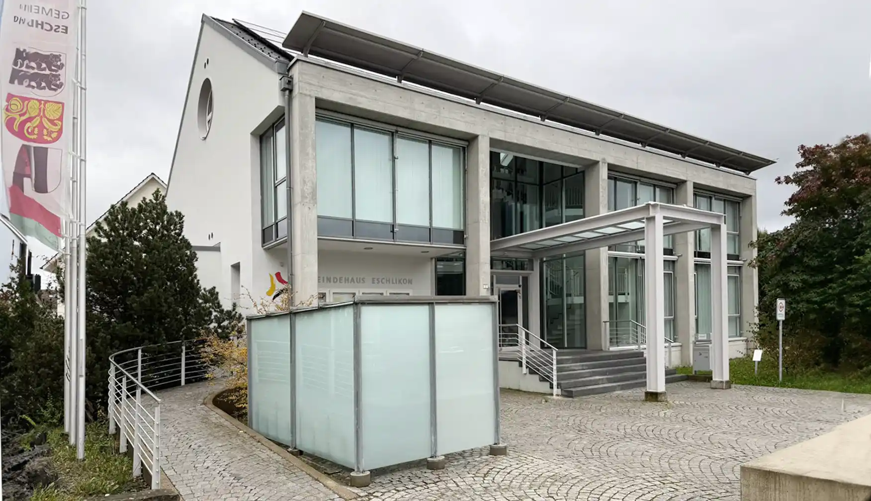 Liegenschaft in Eschlikon (Gemeindehaus), Reinigung, Fassadenrenovation, Beton imprägnieren